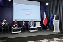 Konferencja o mediach publicznych w siedzibie KRRiT