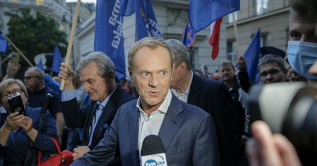 Zrobi to "od ręki". Taką obietnicę złożył Donald Tusk kobietom