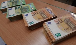 Ponad 2 mln euro. Podkarpacka KAS udaremniła nielegalny przewóz gotówki