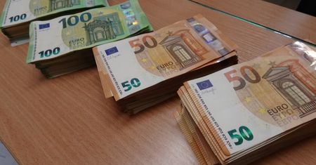 Ponad 2 mln euro. Podkarpacka KAS udaremniła nielegalny przewóz gotówki