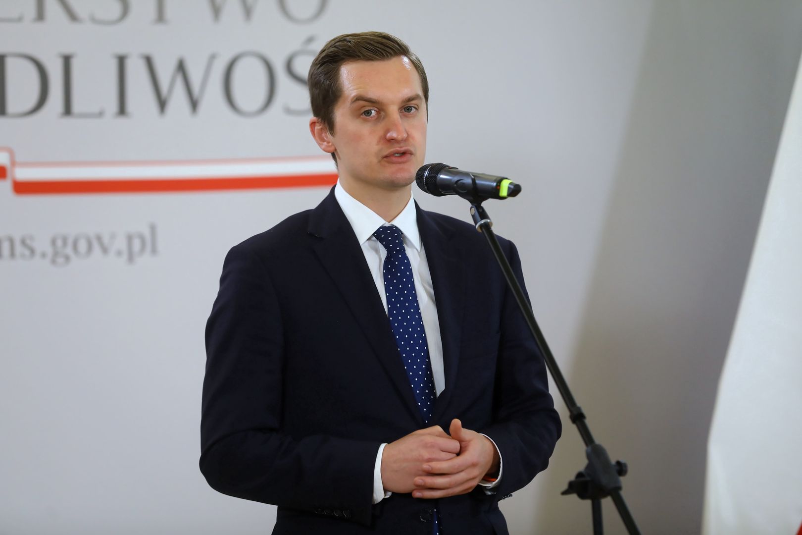 „Dzika reprywatyzacja w Warszawie odchodzi do przeszłości”. Prezydent podpisał ustawę