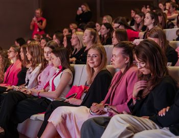 "Nie ma jednego miejsca przy stole – budujemy większy stół". W Łodzi odbył się Girls Future Ready Summit 2026