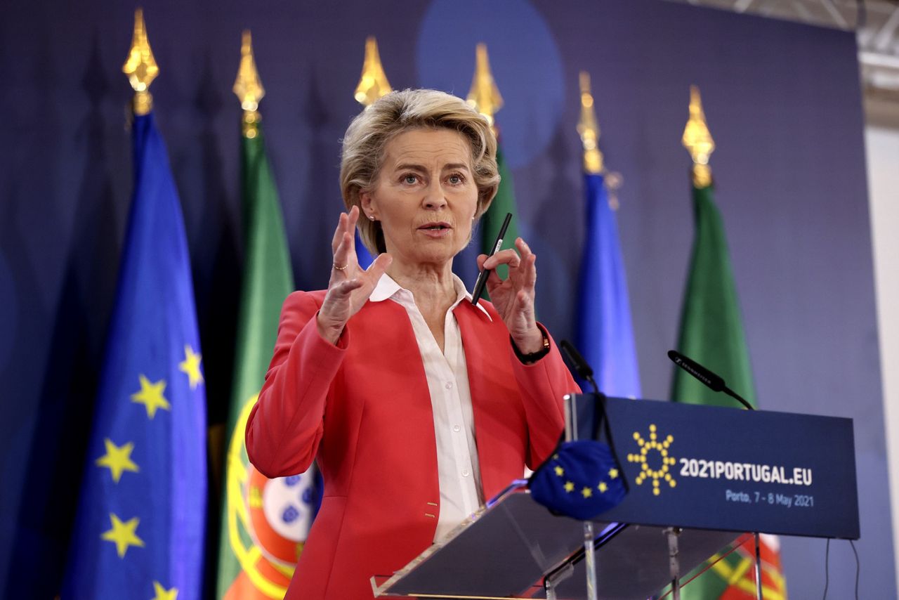 "Złoty paszport" nie pomoże. KE wzywa do cofnięcia przyznanego obywatelstwa