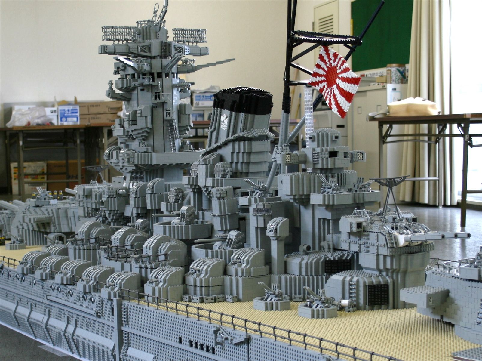 Monumentalny pancernik z klocków lego (150kg!) 3