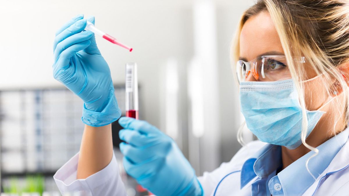 Kinaza kreatynowa (CPK) to enzym obecny w mięśniach, sercu i mózgu.