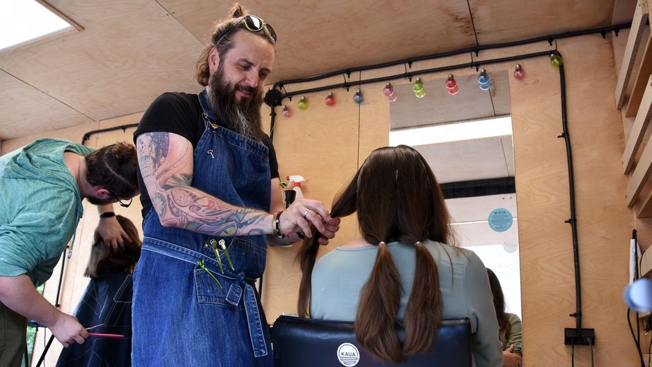 Śląskie. Podczas finału akcji w Bytomiu można było ściąć włosy w… hair trucku.