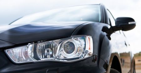Jak skutecznie usunąć owady z karoserii auta - poradnik