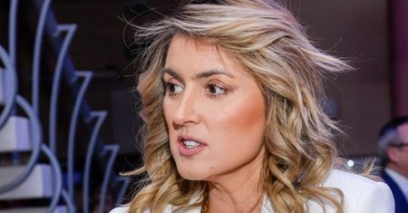 Kąśliwa internautka skomentowała zdjęcie Karoliny Szostak. Dziennikarka odpowiada