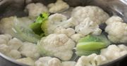 Dodaj do wody. Koniec z brzydkim zapachem przy gotowaniu kalafiora