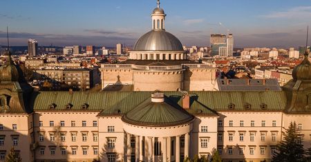 Śląsk. Arcybiskup katowicki zezwolił proboszczom na cztery msze świąteczne