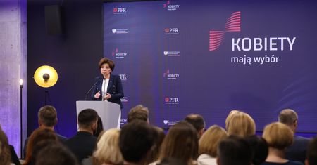 Maląg: 800 plus będzie powszechne, dla pracujących i niepracujących rodziców