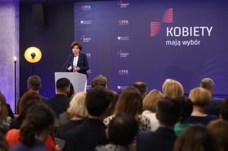 Maląg: 800 plus będzie powszechne, dla pracujących i niepracujących rodziców