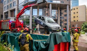 Warszawa. Ćwiczenia w biurowcu na rondzie ONZ. Wyglądało to groźnie