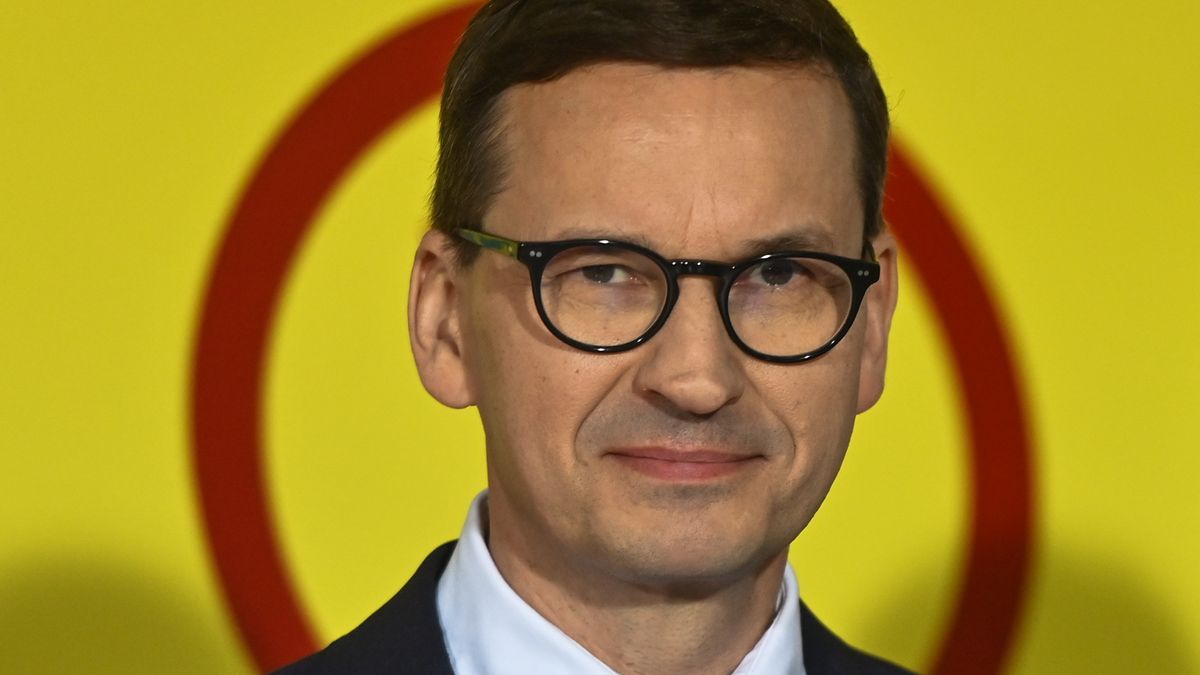 Polish Prime Minister Mateusz Morawiecki during a press conference inside the New Hospital in Olkusz.
With money from the COVID-19 Countermeasures Fund, the hospital in Olkusz received a new type C ambulance with equipment and the elevator inside the hospital was replaced.
On Saturday, June 04, 2022, in Olkusz, Lesser Poland Voivodeship, Poland. (Photo by Artur Widak/NurPhoto via Getty Images)