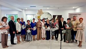 Zakończenie roku akademickiego UTW w Szamocinie. Prezes podziękowała słuchaczom za zaangażowanie