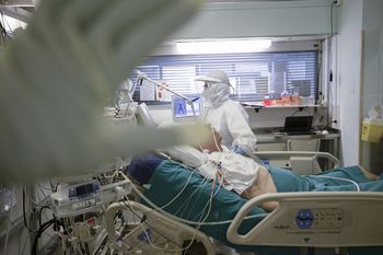 Pielęgniarz próbował zabić pacjenta. "Zaczął go dusić"