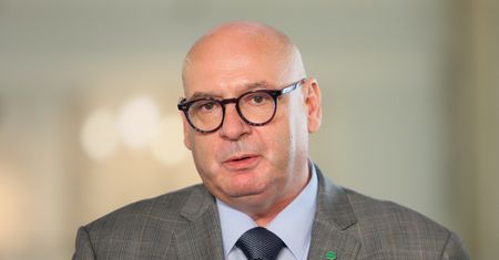 "Nisko oprocentowane pożyczki". Burza po zapowiedzi minister. Piotr Zgorzelski: nie mieści mi się w głowie