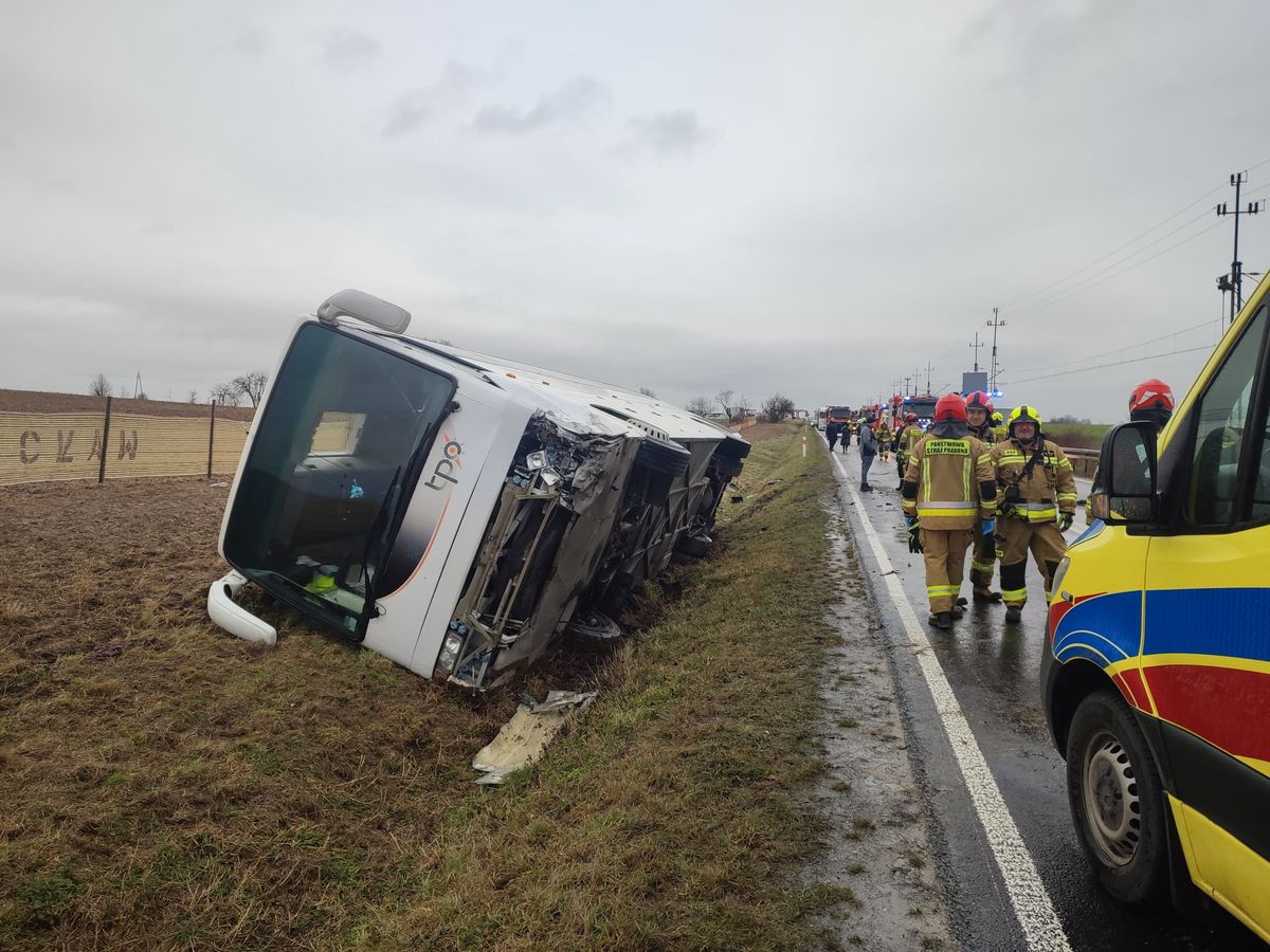 Wypadek autokaru we wsi Wilczyce