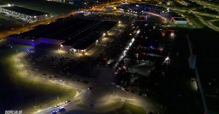 Nielegalny zlot w Poznaniu. W imprezie wzięło udział ponad tysiąc aut