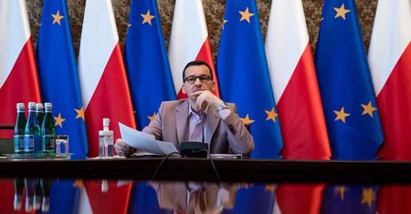 Podwyżki w kancelarii premiera i zmiany w wykazie stanowisk