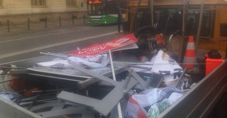 Nielegalne reklamy szpecą centrum Lublina. Porządek z nimi robi menadżer Śródmieścia