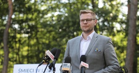 Oświadczenia majątkowe. Politycy się spóźniają, ale i tak unikną kary