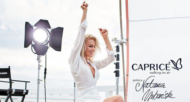 Natasza Urbańska reklamuje buty Caprice