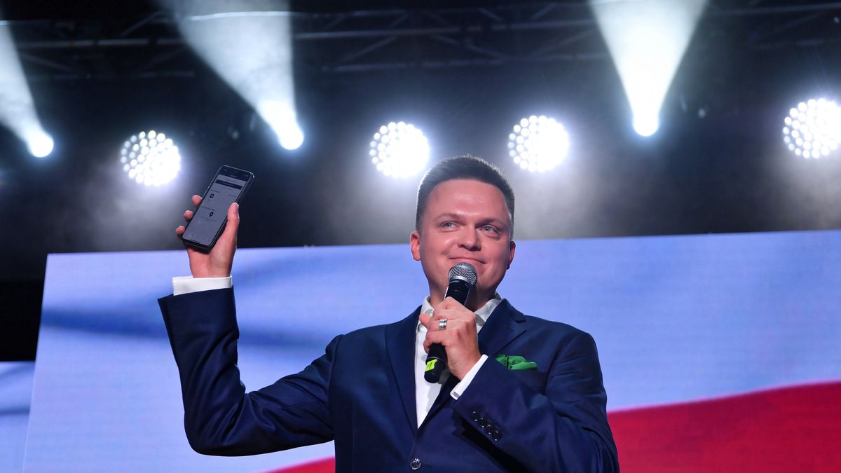 Warszawa, 04.09.2021. Założyciel i lider ruchu Polska 2050 Szymon Hołownia podczas pierwszego kongresu Polski 2050 w Teatrze Palladium w Warszawie, 4 bm. (amb) PAP/Piotr Nowak