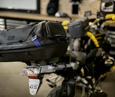 Turystyka to nie tylko odpowiedni motocykl. BMW prezentuje nowe zestawy miękkich sakw