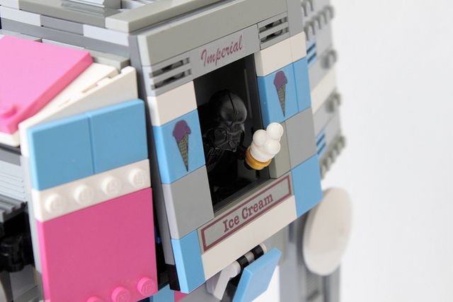 AT-AT z LEGO i specjalną przesyłką 2