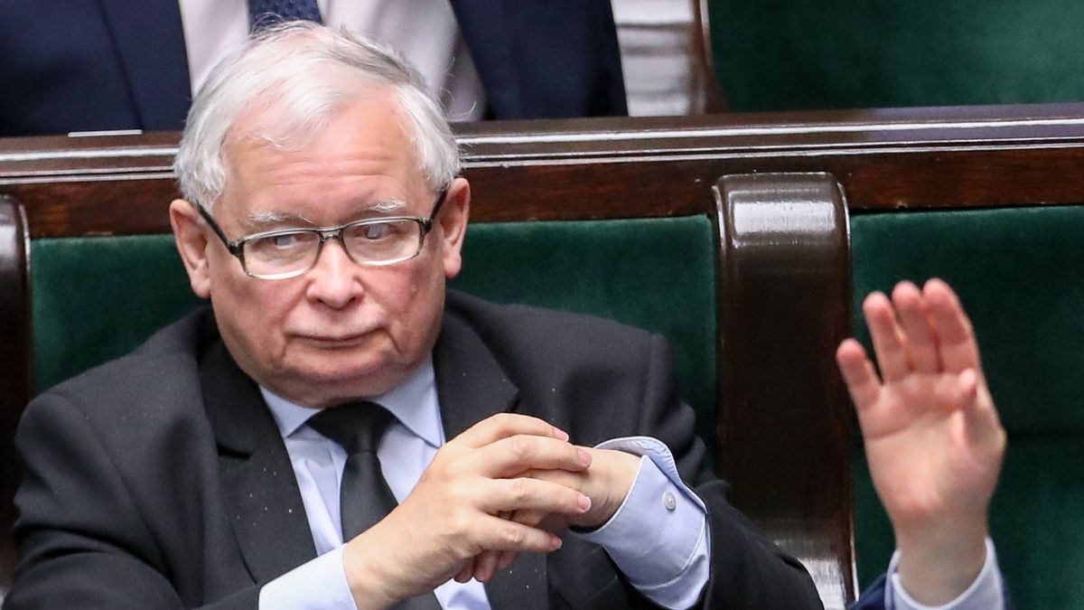 Jarosław Kaczyński jako pierwszy spośród posłów podpisał się pod projektem zakazującym dyskryminacji płacowej kobiet.