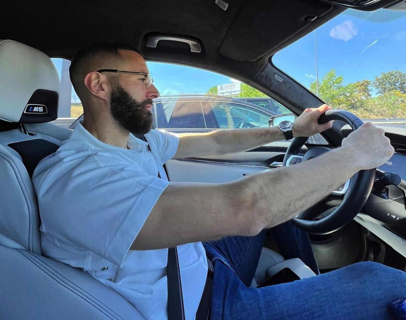 Karim Benzema pochwalił się nowym autem