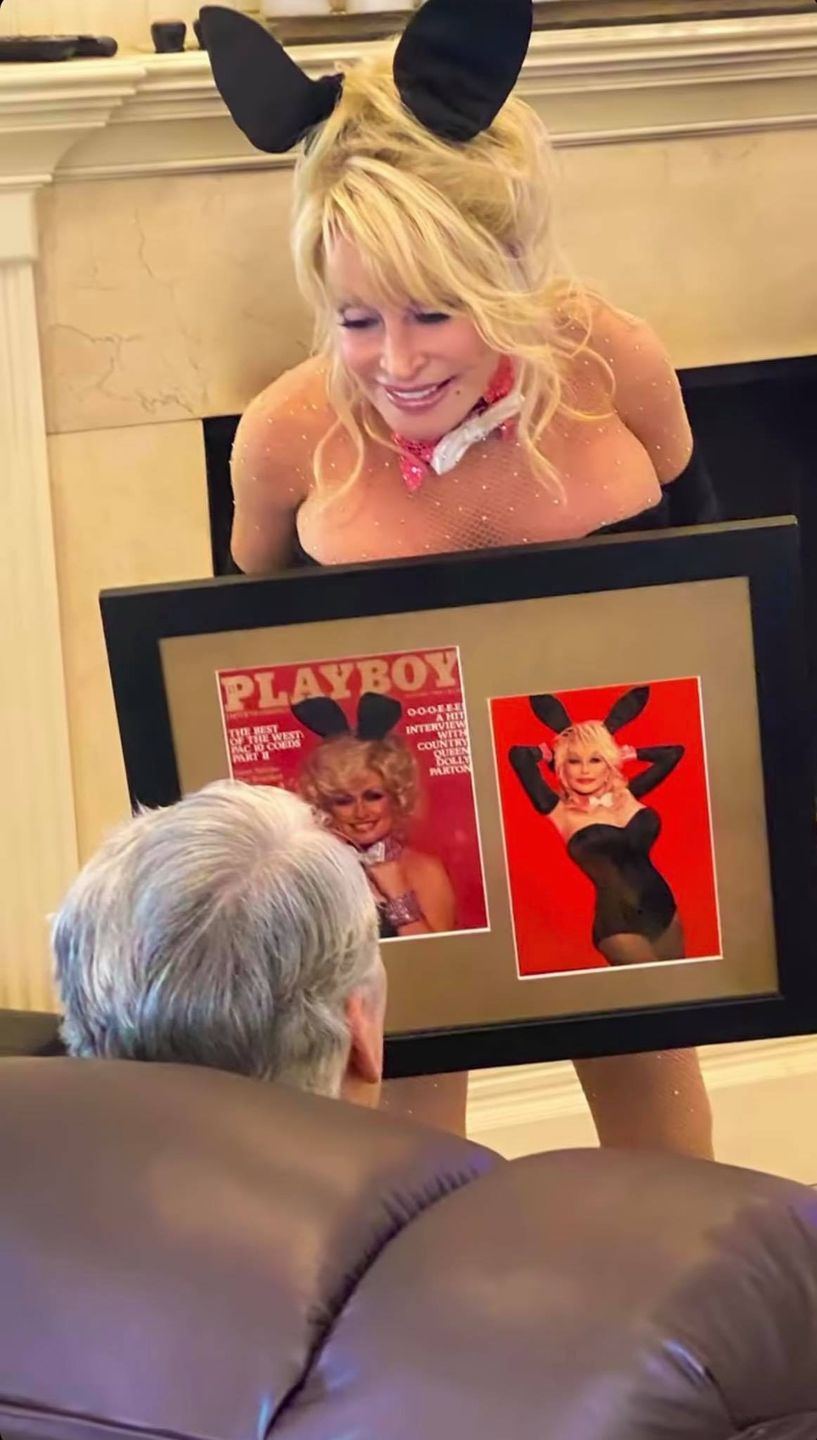 Dolly Parton odtworzyła sesję dla "Playboya" sprzed 43 lat