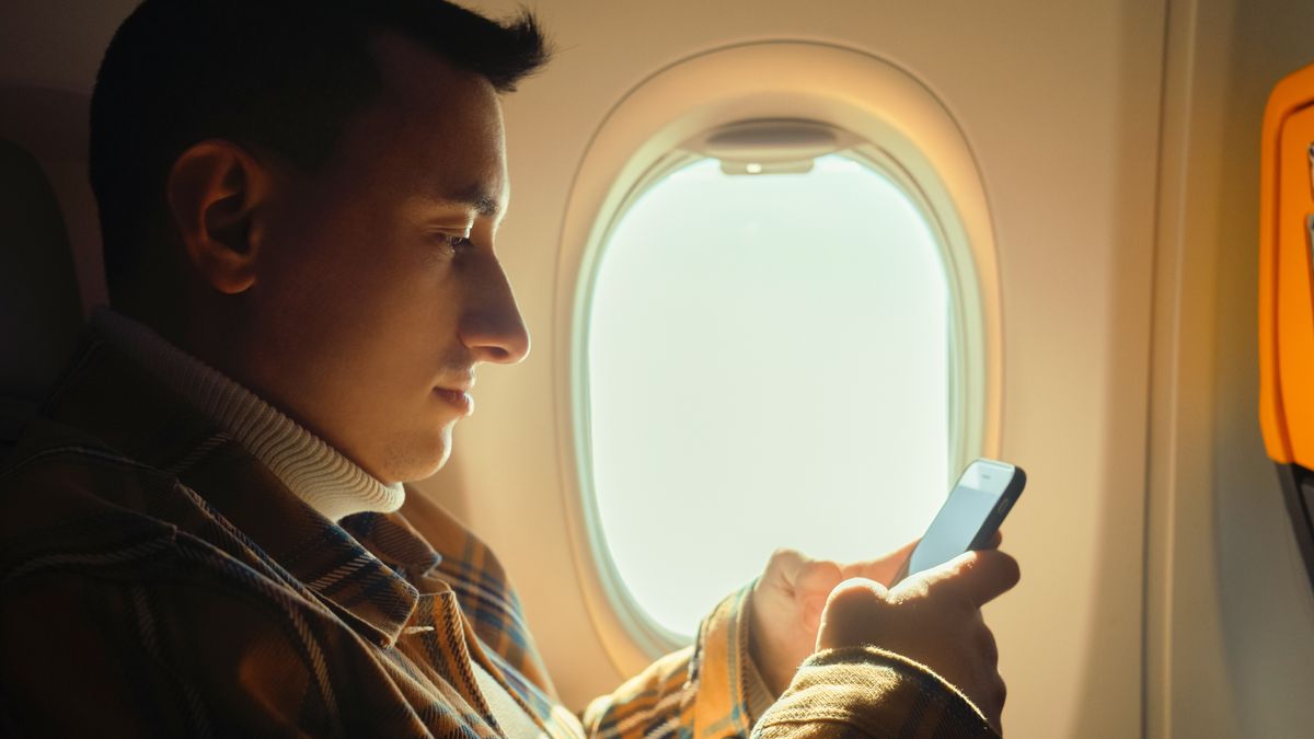 Wiele osób, robi zdjęcia w samolotach, nie wiedząc, że może to b