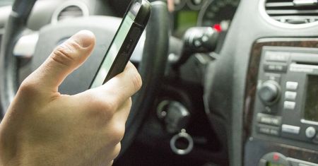 Powiadomienie o mandacie SMS-em. Działa już w pierwszym mieście