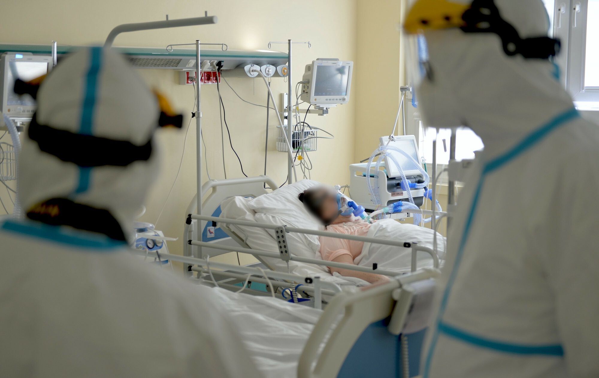 Koronawirus w Polsce. Nowy scenariusz na czwartą falę epidemii