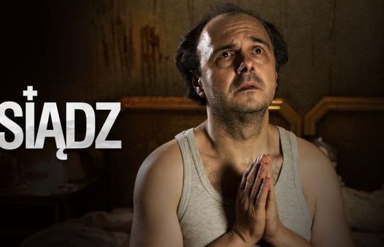 „Ksiądz” z Arkadiuszem Jakubikiem w reklamach Showmax (wideo)