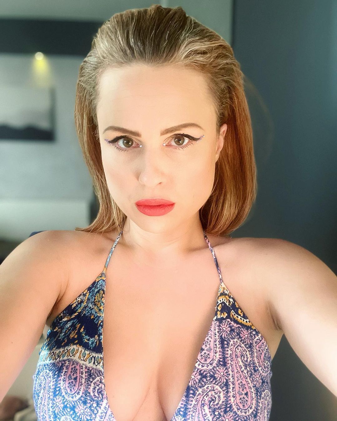Kaja Paschalska stroi miny w bikini