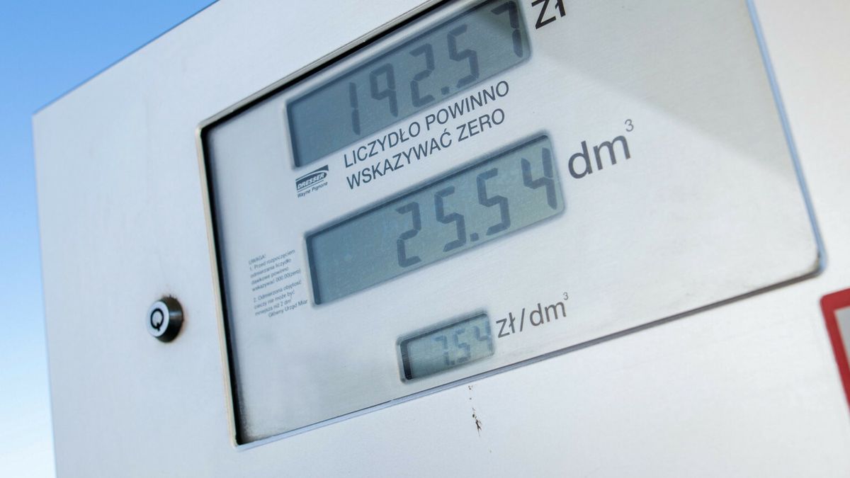 Ceny paliw po obni?ceFot. Oliwia Domanska/East News, Gdansk, 31.03.2026  Ni?sze ceny paliw po na stacjach benzynowychOliwia Domanska