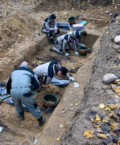 Makabryczne odkrycie w Stargardzie. Odkopano 100 ciał