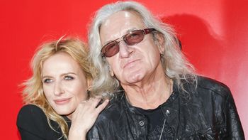 RZADKI WIDOK: Patrycja Markowska odtworzyła zdjęcie z rodzicami sprzed ponad 45 LAT. Tak wygląda mama wokalistki (FOTO)