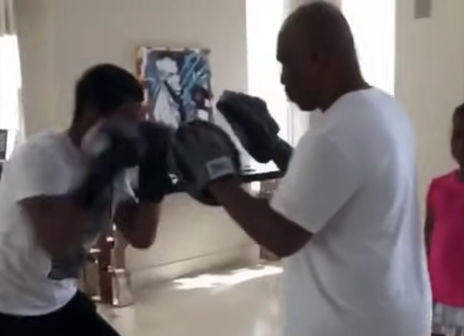 Jaki ojciec, taki syn. Miguela Tysona ciągnie do boksu!