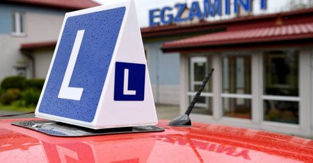Z egzaminu prosto na komendę. Chciał zdawać prawko na podwójnym gazie