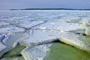 Niemcy ostrzegają. Wieczna zmarzlina na Bałtyku. "Nawet 15 cm lodu"