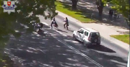 Wypadek w centrum Lublina. Potrącił pieszą na pasach. Nagranie z monitoringu
