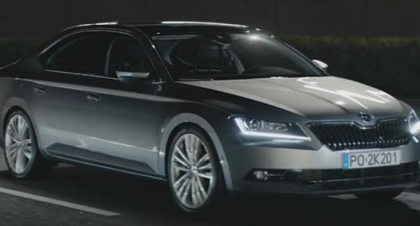 „Nieziemski styl. Kosmiczna przestrzeń” w reklamach nowej Škody Superb (wideo)