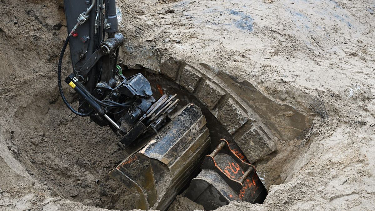 Zabytkowy most odkryty podczas prac w Koszalinie.