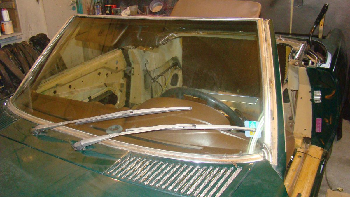 Mercedes 450 SL (R107) - podłoga 1