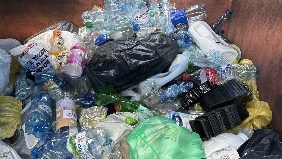 Butelki plastikowe takze zostaną objęte systemem kaucyjnym