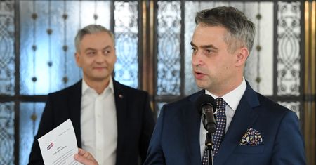 Zmiany w 500 plus? Szef klubu Lewicy o dwóch kierunkach